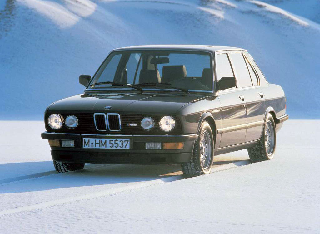 photo BMW-M5 1984
